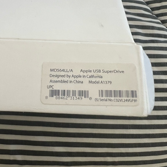 Apple USB super drive A1379 - Picture 3 of 4
